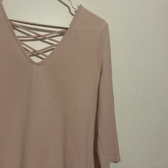 3/$30 Neutral 𝅺3/4 sleeve string tunic top in a dusty pink - Picture 2 of 9